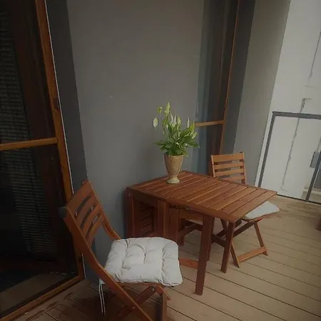 Apartamento Kawalerka Mokotów Cybernetyki